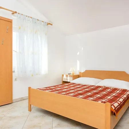 公寓 Zic-mrakovcic Br-2 S2 K2 Ohne Balkon By Interhome *