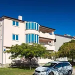 Zic-mrakovcic Br-2 S2 K2 Ohne Balkon By Interhome Apartmán