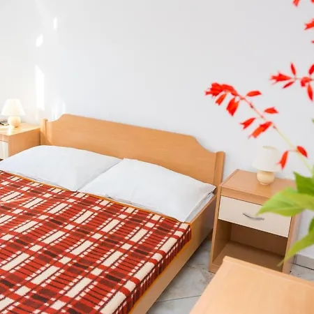 Zic-mrakovcic Br-2 S2 K2 Ohne Balkon By Interhome Apartament